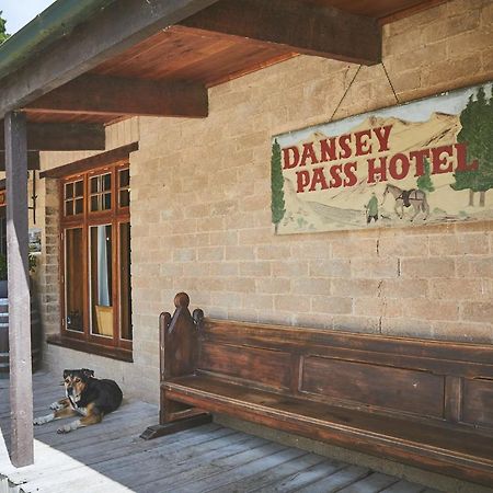 The Danseys Pass Hotel Ranfurly Екстер'єр фото